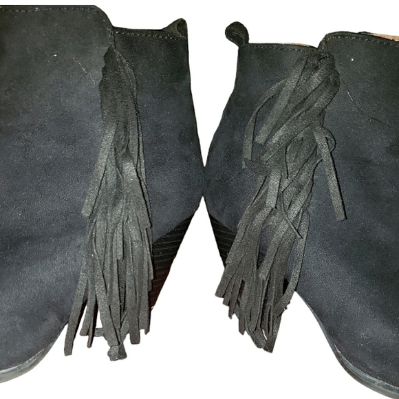 Qupid Tiber-60 Side Fringe Tassels Faux Suede Instep Zip Black Ankle Booties 7 - Picture 14 of 16
